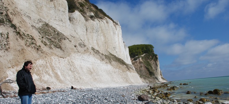 Am Strand vom Mons Klint mit den Mittelspitzen von der Rosteige - 19